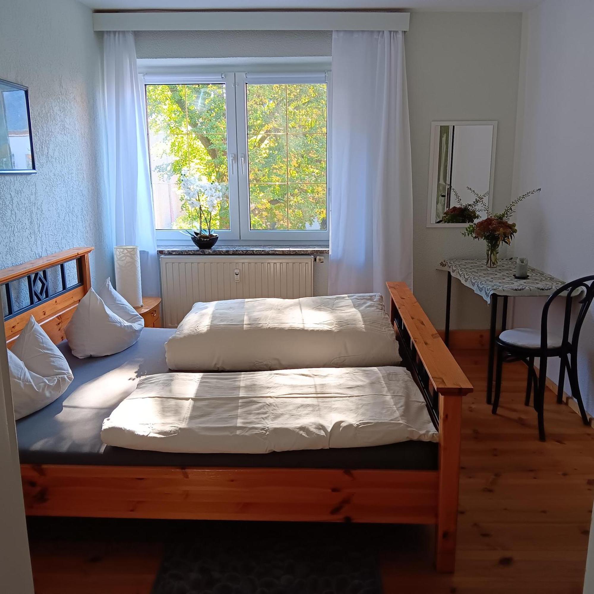 Roter Milan Apartment Kaisitz Bagian luar foto